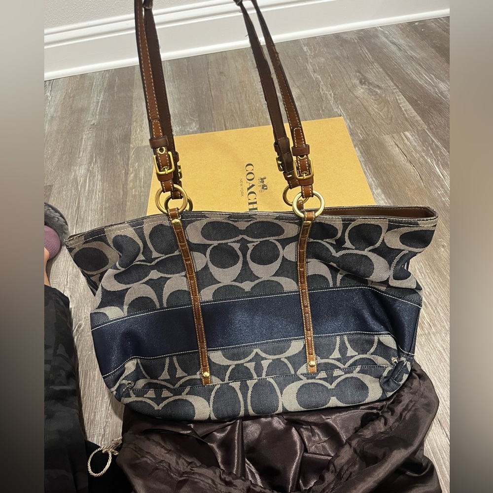 VINTAGE COACH PURSE